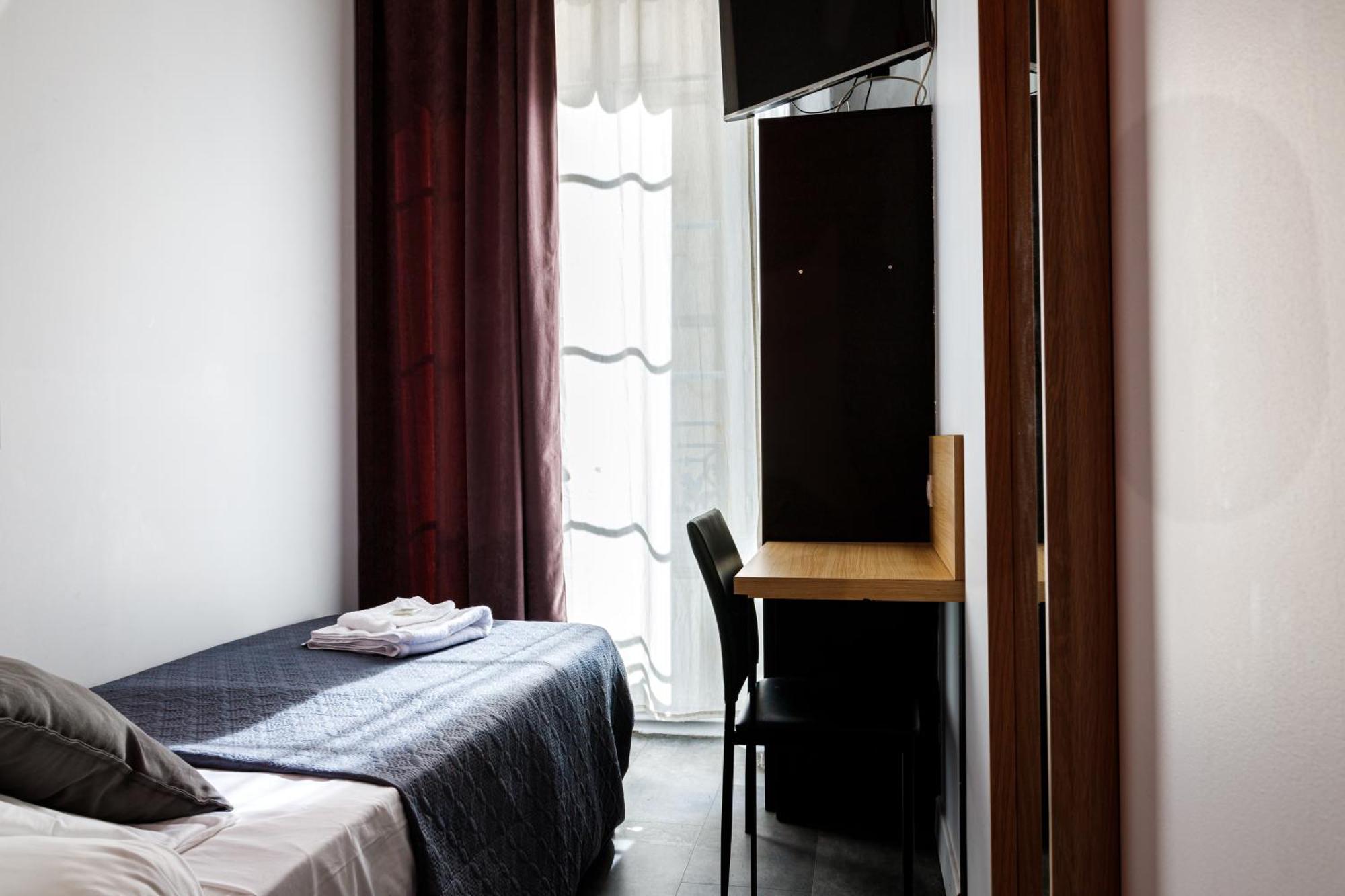 Hotel Du Dauphiné Lione Esterno foto